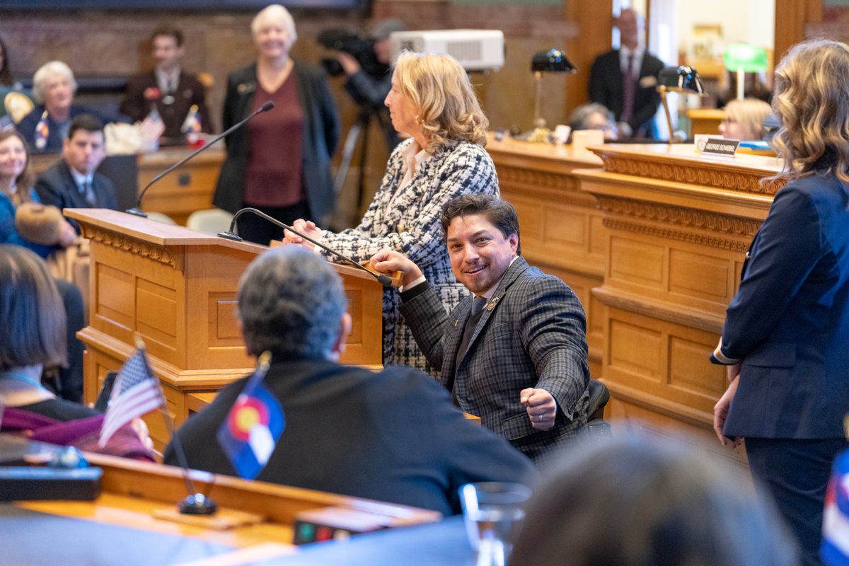 Opening day smiles 💙 #coleg #copolitics