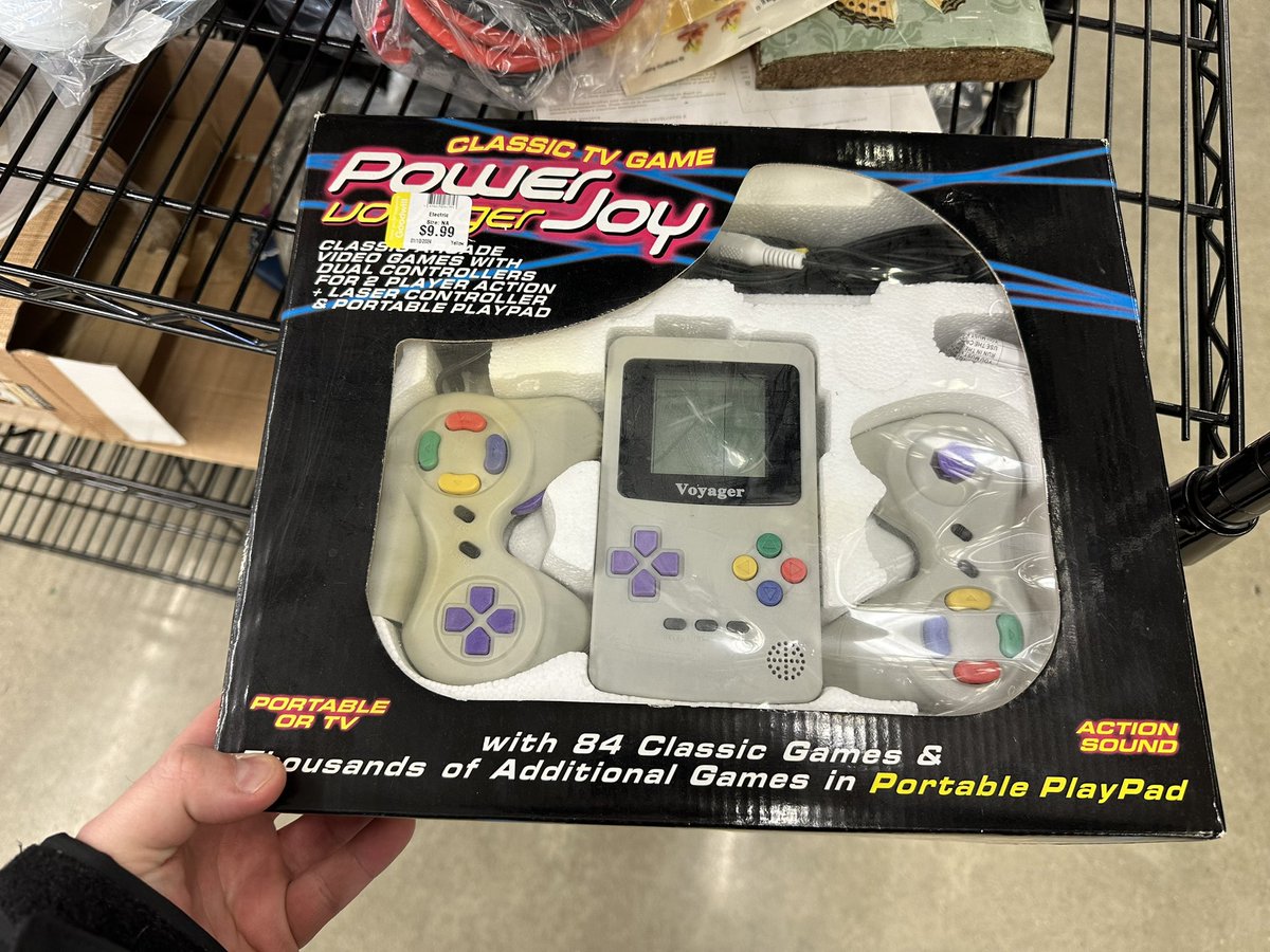 ElDabstroyero's tweet photo. Was really shocked to find a bootleg console in the box at #Goodwill!
It was in decent condition but missing the back half of the box unfortunately - still so cool to see!
#bootleg #bootlegtoys #bootleggames #videogames #gaming #gameconsole #rare #retro #vintage #retrogames https://t.co/ywSVWITh9V