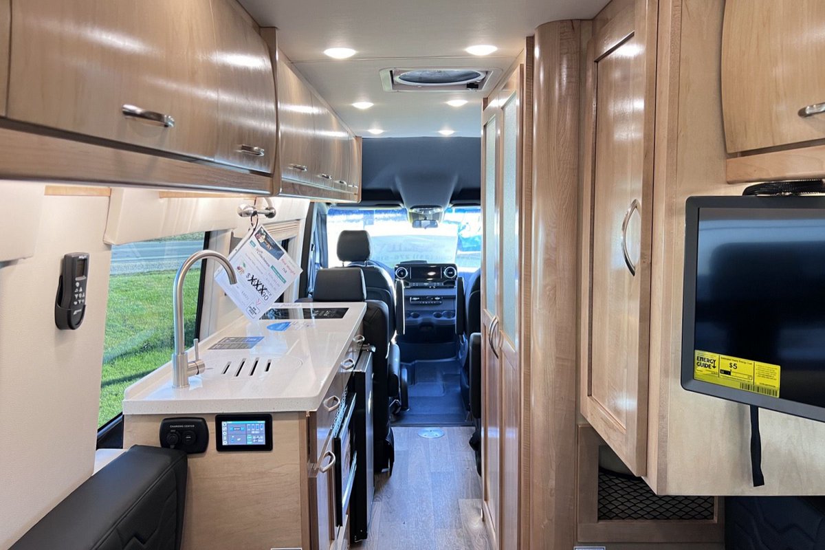 2023 Coachmen Galleria 24Q 4×4 Motorhome Hits $100,000 High Bid on Bring A Trailer Auction
pricelore.com/2023-coachmen-…