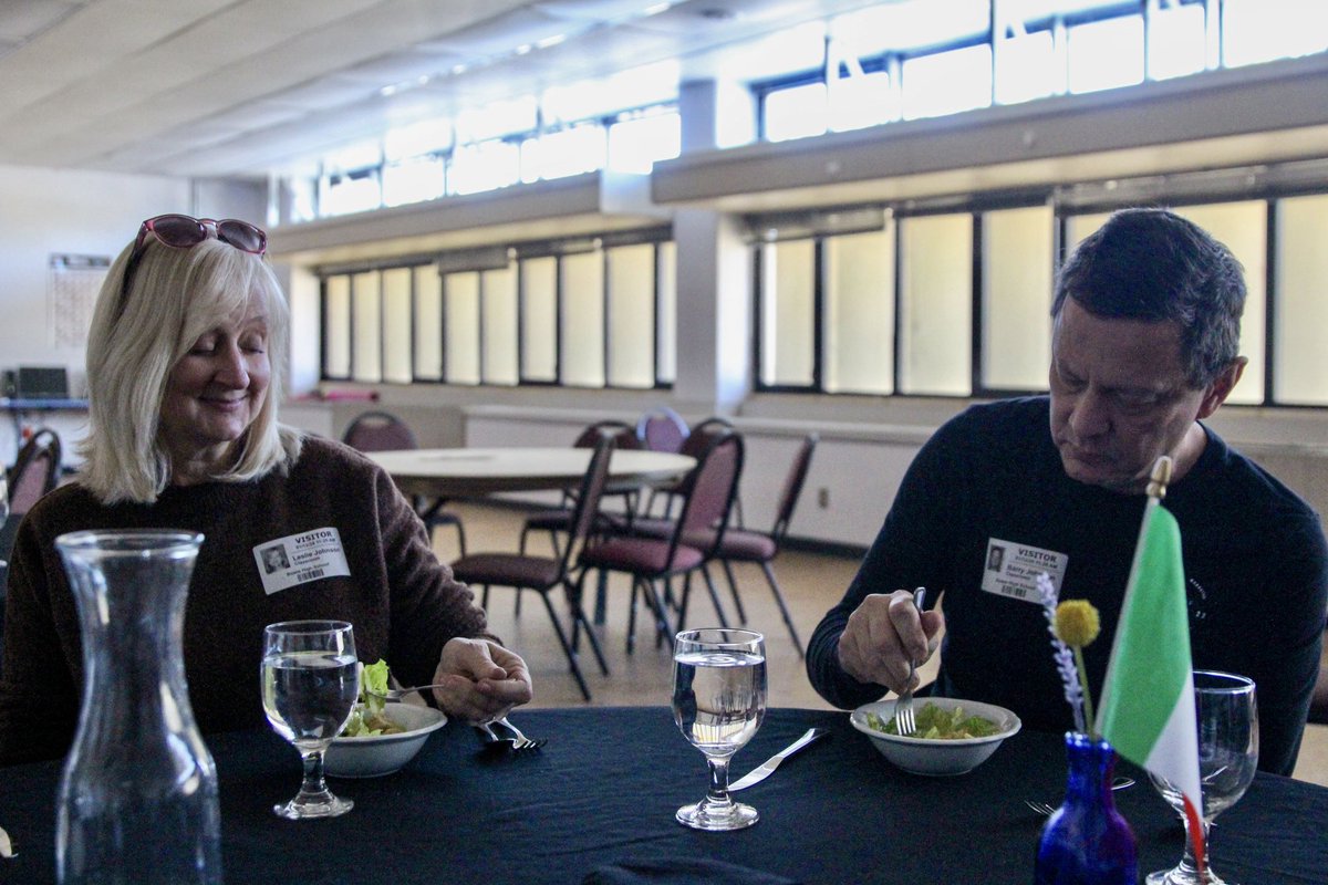 JBHS_dispatch's tweet photo. ITALIAN POP-UP: Throughout the day, Culinary has hosted an Italy-themed pop-up for parents and teachers. Those who signed up could receive their food to go or be treated to a restaurant-like experience during the school day.

📸: Alex Edwards and Austin Ikard https://t.co/A0L24L0F7e