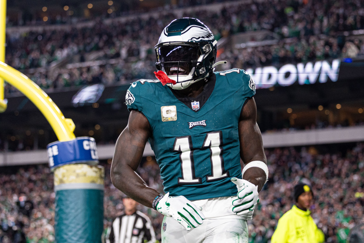 𝗕𝗿𝗲𝗮𝗸𝗶𝗻𝗴: No AJ Brown at #Eagles practice today...

(h/t <a href="/EliotShorrParks/">Eliot Shorr-Parks</a>)
