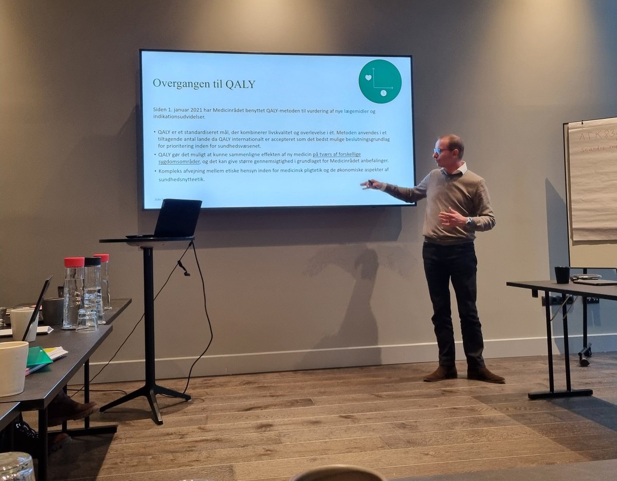 Had a great time discussing ethics and priority-setting in health at our workshop today. Here's the director of Medicinrådet, Søren Gaard talking about QALYs.