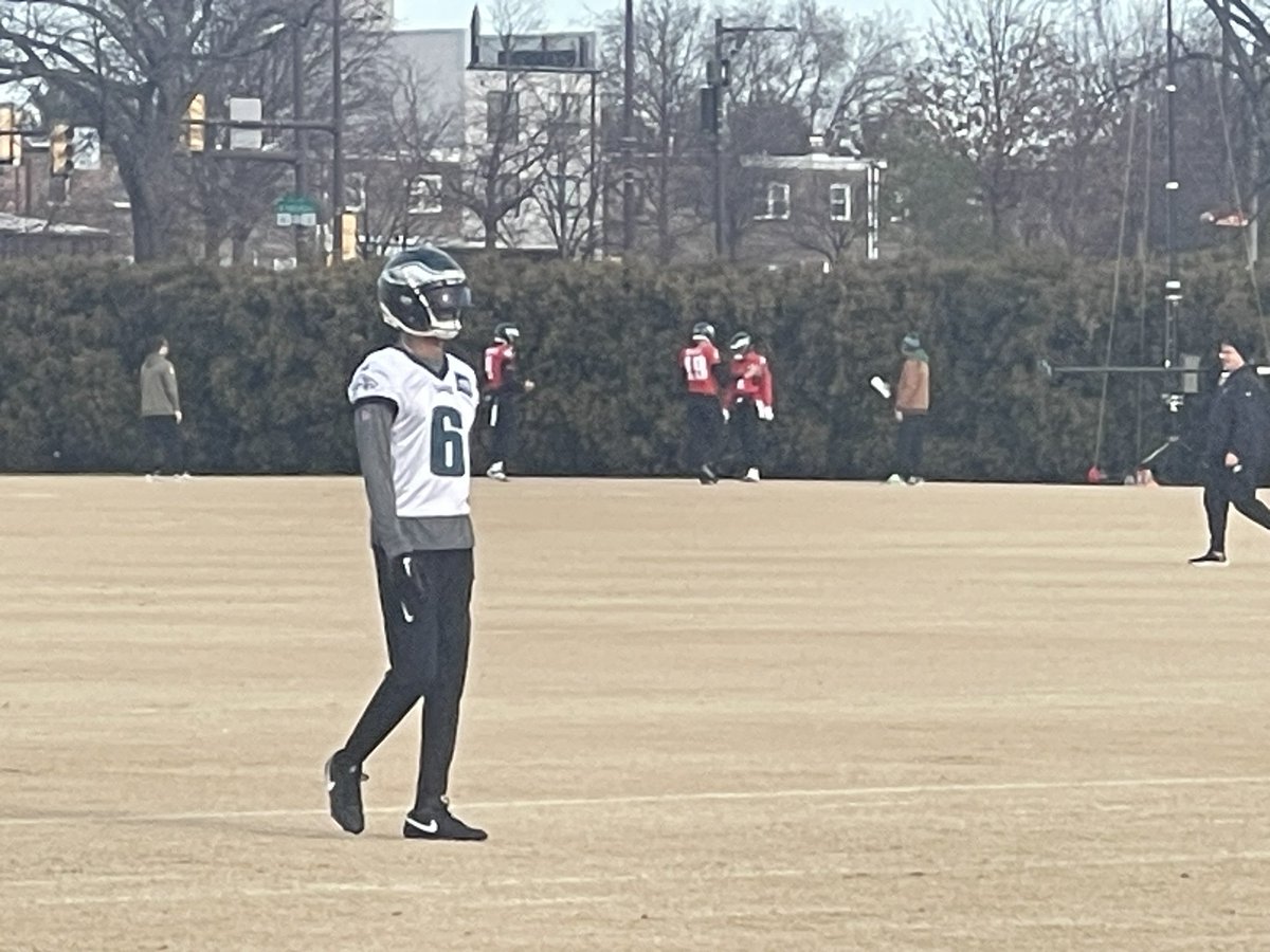 JeffKerrPHL's tweet photo. At #Eagles practice.
Jalen Hurts at farthest end of field. He’s got the glove on.
Is throwing. https://t.co/BFTzrBcihL