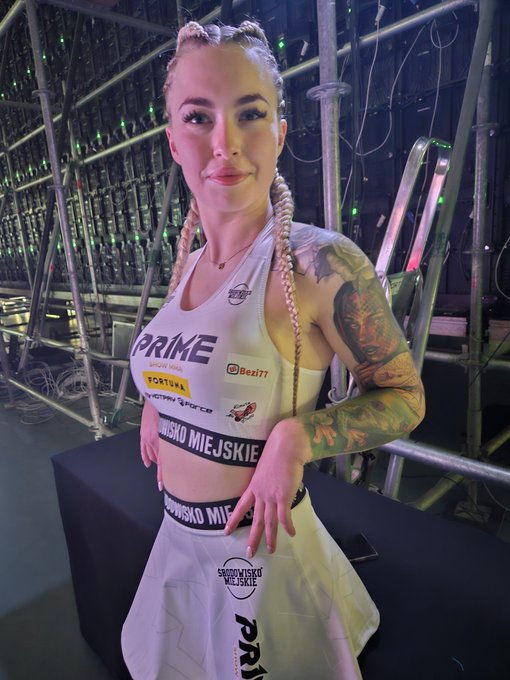 Czas zagrać w grę 😎 @primeshowmma https://t.co/7GrzKDiEmr<a class="tags" target="_blank" title="On Twitter" href="/?out=eyJ0eXAiOiJKV1QiLCJhbGciOiJIUzUxMiJ9.eyJpYXQiOjE3MjA2MDM3NzYsImlzcyI6InR3cG9ybnN0YXJzLmNvbSIsIm5iZiI6MTcyMDYwMzc3NiwiZXhwIjoxNzUyMTM5Nzc2LCJyZWRpcmVjdF91cmwiOiJodHRwczovL3R3aXR0ZXIuY29tL3ByaW1lc2hvd21tYSJ9.J2qy0Hina6GgtWjlaHm6XQuUmNgLeV_rDXUF072eLx4znD3OpiCj_LSDVVOgqroZMgnBxTFA3awzMSQvq1APrA">@primeshowmma</a><a href="/tag/cloutmma"class="tags"><span>#cloutmma</span></a>