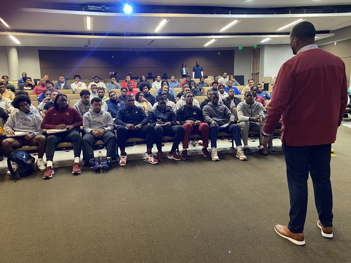 Go Dogs! @coachberry77 held his first team meeting last night! It’s always great to get the Dogs back on campus! Dig Deep with Bulldog Tenacity! #fearthebite @HBCUGameday @HBCUDigital @yardtalkhbcu @HBCUSports @HBCUSports1 @SCHSL @MEACSports @SCSTATE1896 @SCStateAthletic