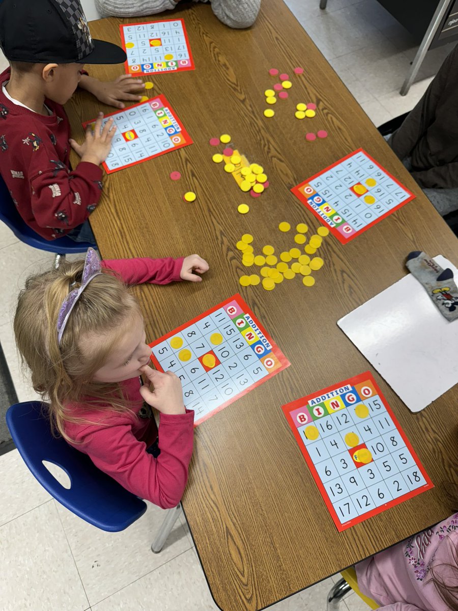 Fun Friday addition Bingo! Ss had to answer addition equations and locate the sum on their Bingo boards. A lot of fun was had. 🤗