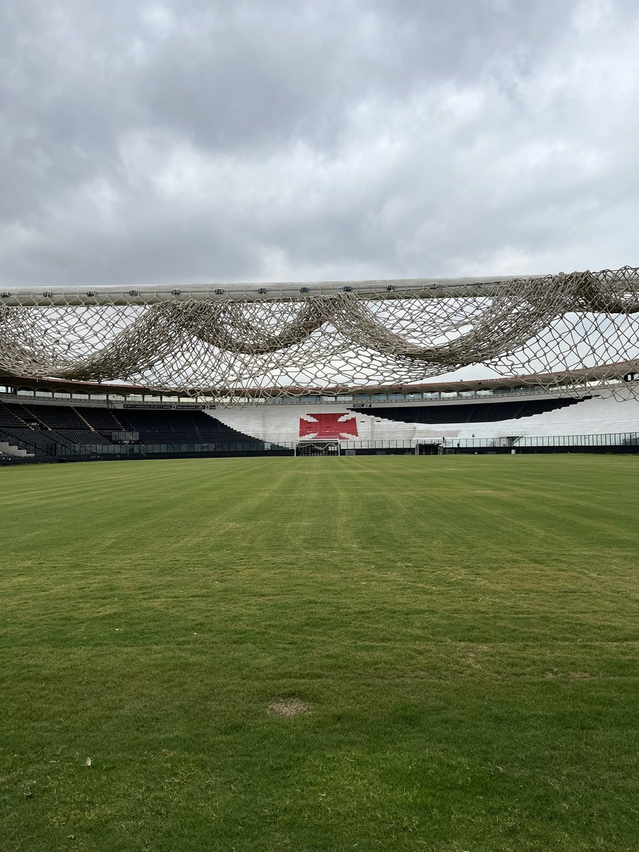 newscolina's tweet photo. Neste gol, o atacante Serginho 🇲🇰 salvou o ano de 2023 do Vasco da Gama. https://t.co/uQnRdfTxYP