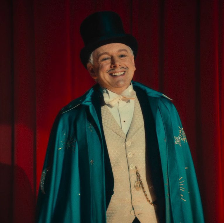 youryurigoddess's tweet photo. Teal seems to follow Aziraphale through the ages. Ever since the Arrangement it’s always lurking on the edges of his embroidery, his cravat, his tartan, finally taking the form of a magician’s cape. A promise woven into the fabric of his heart, displayed openly only once in 1941 https://t.co/mQliRJ28XD