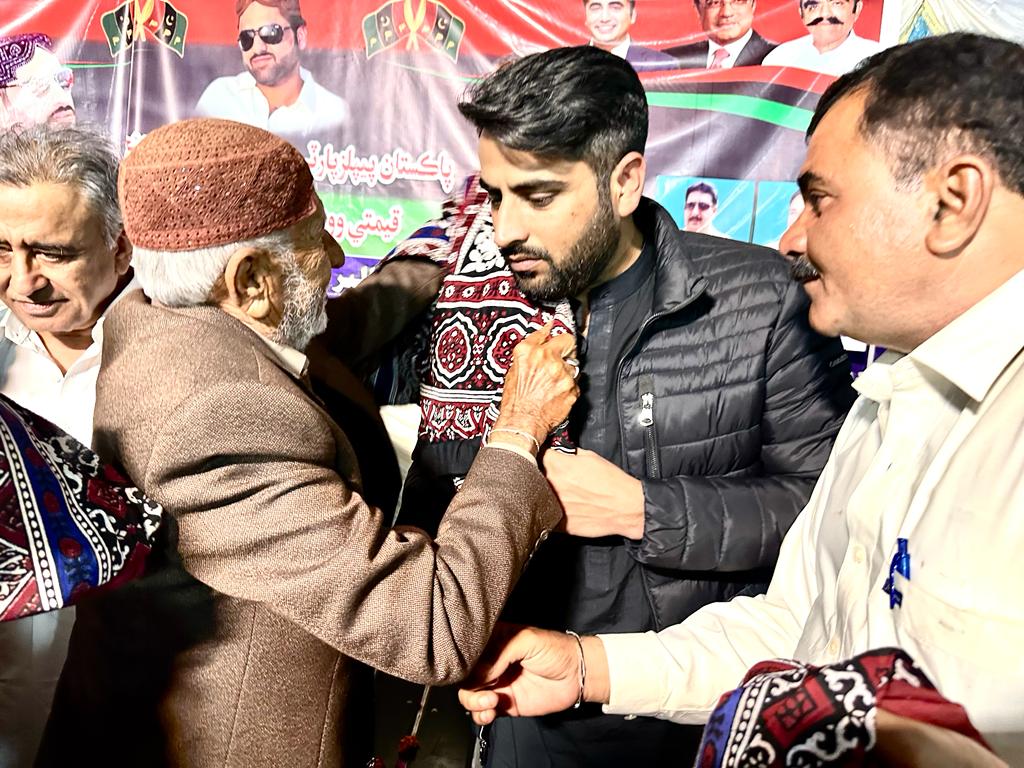 PPPDigitalBDN's tweet photo. ٹنڈوباگو: پی ایس 70 کے امیدوار سردار ارباب امیر امان اللہ
میر غلام علی خان ٹالپر امیدوار این اے222
سابق صوبائی صلاحکار ارباب لطف اللہ
پیپلز پارٹی کے رہنما میر محمد بخش ٹالپر کی ٹنڈوباگو شہر میں شاندار استقبالیہ تقریب کی کارنر میٹنگ میں شرکت۔
#BadinBhuttoKa #PS70 @arbab_amanullah https://t.co/i2BWlQYz40