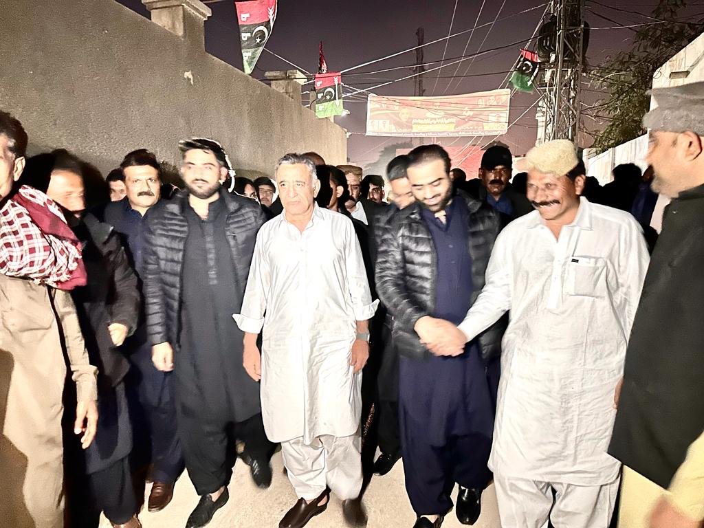 PPPDigitalBDN's tweet photo. ٹنڈوباگو: پی ایس 70 کے امیدوار سردار ارباب امیر امان اللہ
میر غلام علی خان ٹالپر امیدوار این اے222
سابق صوبائی صلاحکار ارباب لطف اللہ
پیپلز پارٹی کے رہنما میر محمد بخش ٹالپر کی ٹنڈوباگو شہر میں شاندار استقبالیہ تقریب کی کارنر میٹنگ میں شرکت۔
#BadinBhuttoKa #PS70 @arbab_amanullah https://t.co/i2BWlQYz40
