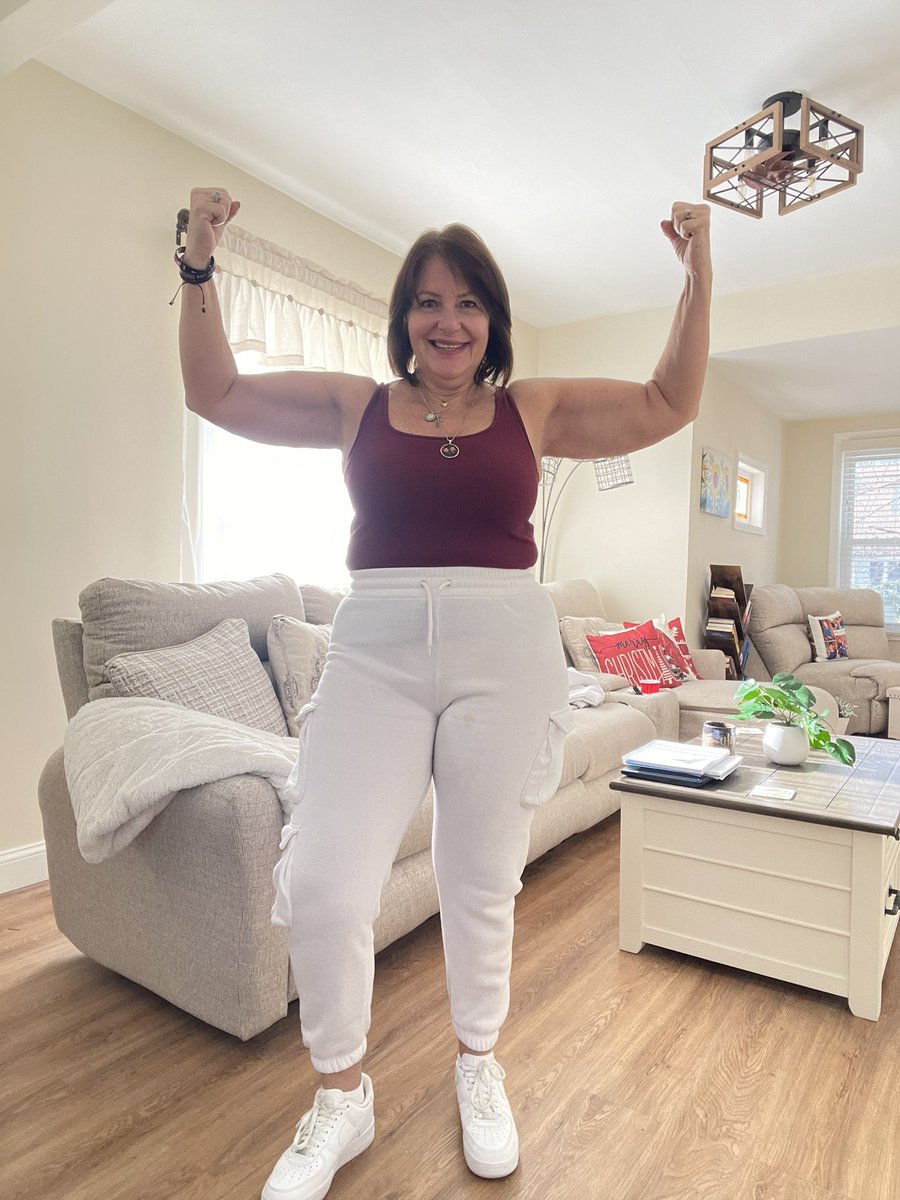 BronxGal62's tweet photo. Happy Friday. Did you join yet? #SubscribeNow #onlyfan #join #sale #fridaymorning #FridayFunDay #curvy #biggirl #olderwomen #curves #LinkInBio https://t.co/EZeMGGSKQK