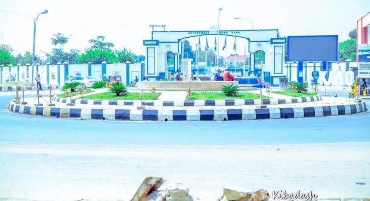 CloakedSecrets's tweet photo. This beautiful roundabout 

 #AbbaZamaDaram  ❤️ https://t.co/7kWIbGlXrF