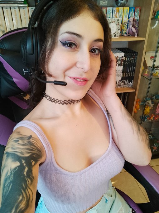Nouvelle semaine de tournage pour moi 🎬 De gros projets &agrave; l'horizon 🌞 https://t.co/c3Ivqv6jzV<a href="/tag/gameon"class="tags"><span>#gameon</span></a><a href="/tag/gamergirl"class="tags"><span>#gamergirl</span></a><a href="/tag/gaming"class="tags"><span>#gaming</span></a><a href="/tag/egirl"class="tags"><span>#egirl</span></a><a href="/tag/egirlstyle"class="tags"><span>#egirlstyle</span></a>
