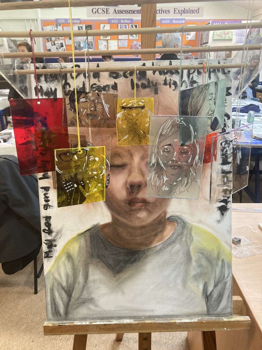 ElloKity_'s tweet photo. Ops on my final piece art mock?? It’s based on my mums mental illness as the theme was identity, it took 5 hours(that’s all the time we had) but yeah I’m incredibly proud of how it turned out (my teacher said this is most likely a grade 9 (A*)) :33
#art #Gcse #FineArt #exam https://t.co/0xoSttpby5