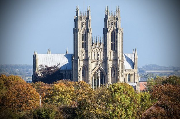 #OTD 1461 John Lord Neville’s contingents sacked the Hanse trading town of Beverley (E. Yorkshire) heralding an advance south by Queen Margaret’s Lancastrian army intent on freeing Henry VI. Reports of pillage were unusual in England but Beverley, it seems, was a prime target.