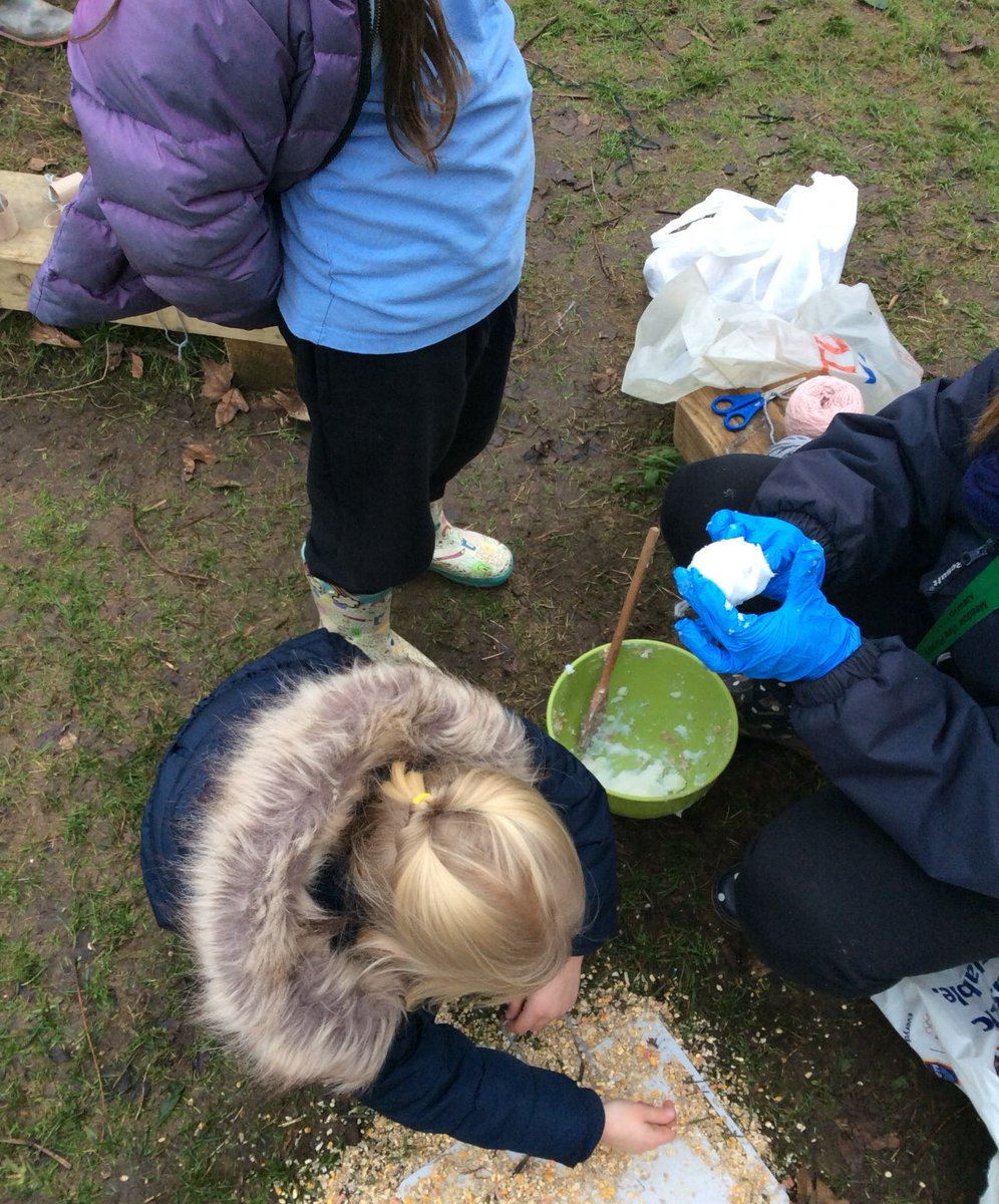 MissHaslamMVP's tweet photo. First forest school afternoon of the year 🌲making bird feeders 🐦‍⬛ https://t.co/eBwYsl8p84