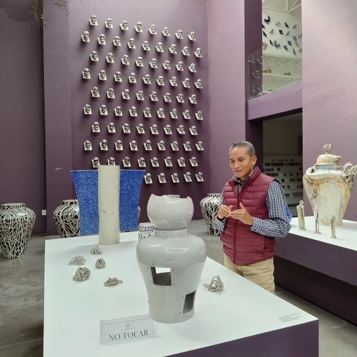 MomoxJose's tweet photo. Sabías que en San Andrés Cholula Galería Talavera de la Reyna, alberga la Colección Alarca compuesta por más de 1000 piezas? más de 100  artistas de diferentes técnicas han participado, obras que se han presentado en Museo Amparo de la Ciudad de Puebla, Maison Hamel-Bruneau, Québec  Canadá, American Society, New York , Museo Nacional de Bellas Artes (NAMOC) de Beijín, China, Museo Franz Mayer, Ciudad de México. Exposición itinerante en España ( Barcelona, Valencia y Madrid), Musée du Quai Branly, Paris, Francia, Crow Collection of Asian Art, Dallas, Estados Unidos.
#SomosArteyCultura