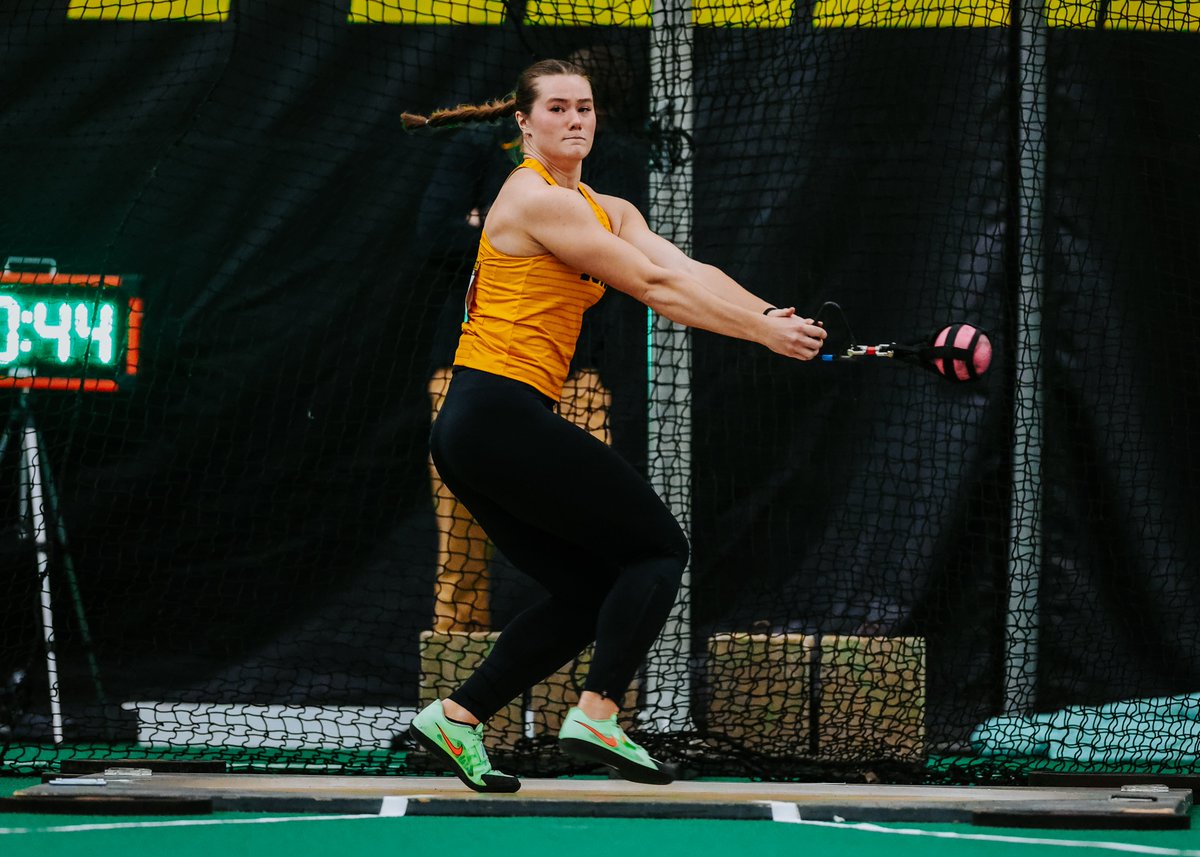 IowaXC_TF's tweet photo. 𝗪𝗲𝗶𝗴𝗵𝘁 𝗧𝗵𝗿𝗼𝘄 𝗖𝗵𝗮𝗺𝗽𝗶𝗼𝗻 👑

𝘼𝙡𝙞𝙫𝙞𝙖 𝘽𝙖𝙪𝙚𝙧 takes the title with a 20.43m (67' 0.50") PR to start off the Hawkeye Invite! Jamie Kofron places 4th with a 19.57m (64' 2.50") throw.

#Hawkeyes https://t.co/1kM2VmpgEj