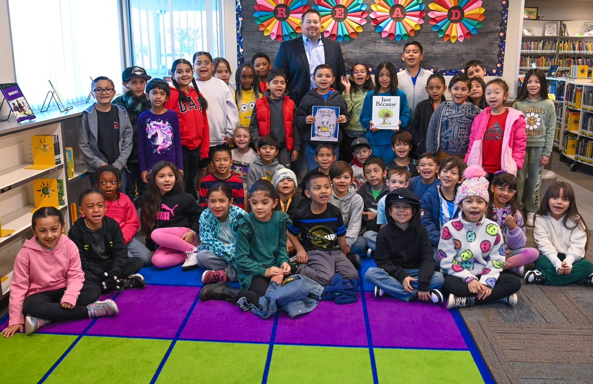 I loved being Del Sol Academy's Mystery Reader this morning. Students were so happy to listen to, "How to Eat a Book" by Mr. &amp; Mrs. Macleod that I also read, "Just Because" by Matthew McConaughey.

Thank you to their school community for encouraging them to love the library.