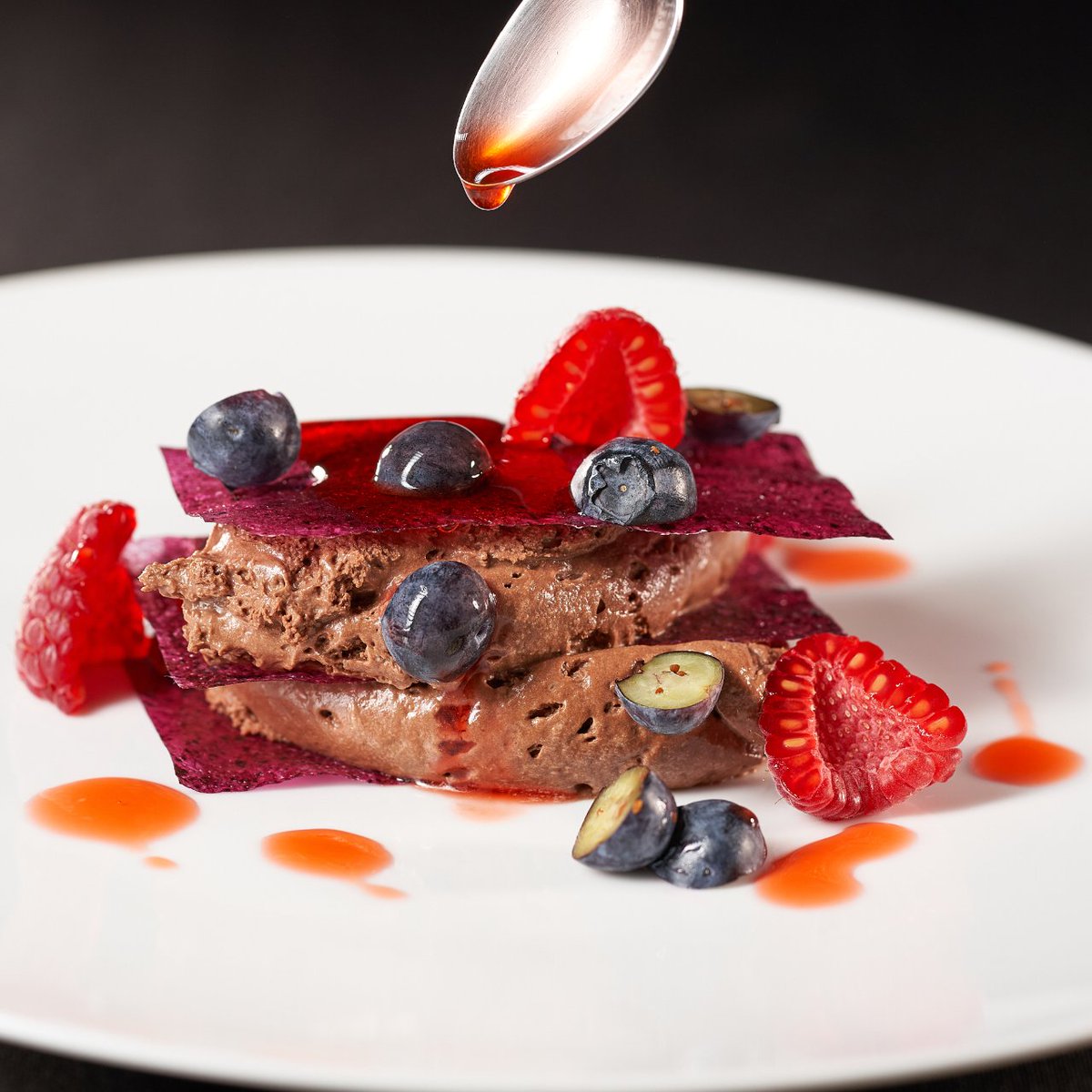 icc_cooking's tweet photo. El obulato se utiliza comúnmente en la cocina para crear envolturas finas y decorativas para postres. ¿Y tú, cómo lo usas?

#obulato #pastelería #postre #pastrychef #crunchy #glutenfree #vegano #vegetariano https://t.co/OGp7mQ1yEr