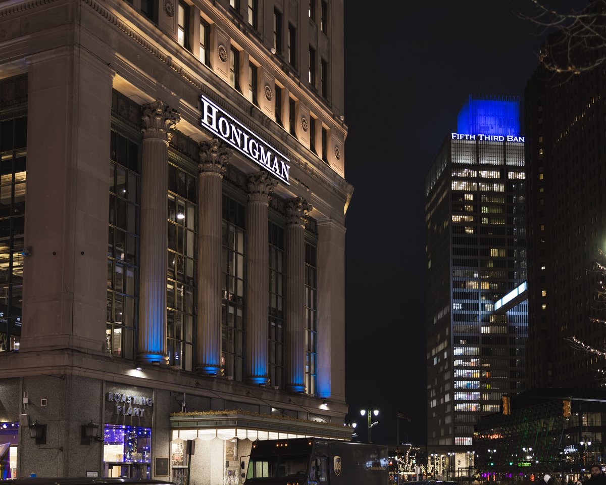 BedrockDetroit's tweet photo. The #Detroit skyline is illuminated in Honolulu blue this weekend in support of the @Lions as they tackle the @RamsNFL in their first home playoff game in 30 years! Let’s go #Lions! 🦁💙

#OnePride #DetroitLions https://t.co/MnvHpoExhK