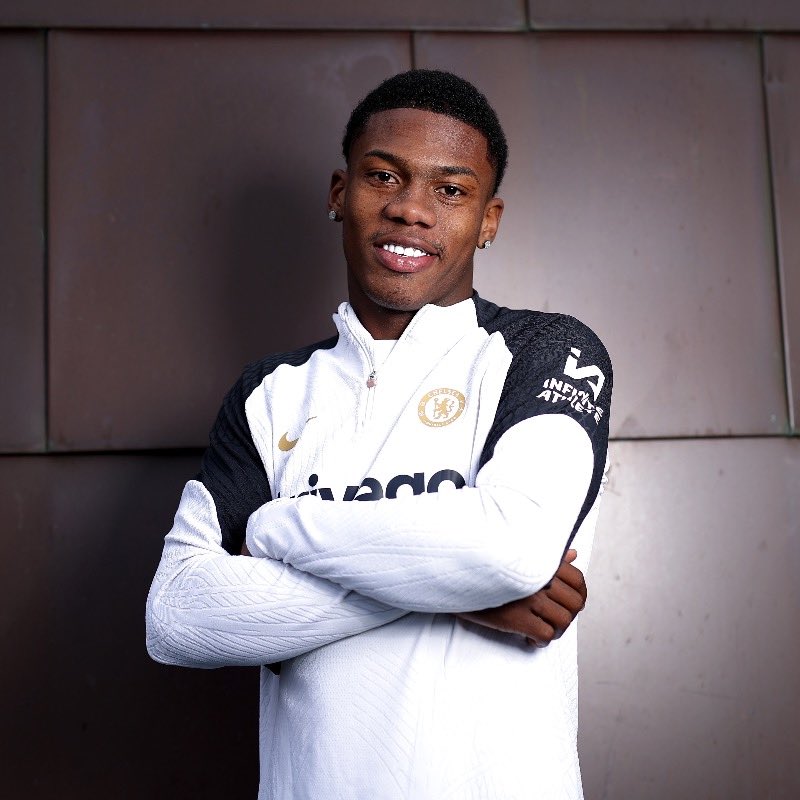 🔵🇯🇲 Official: Chelsea confirm Dujuan Richards has officially completed his move from the Phoenix Academy.

“My dream was always to sign a professional contract and to have the chance to do that here at Chelsea, it’s difficult to put into words the emotions”.