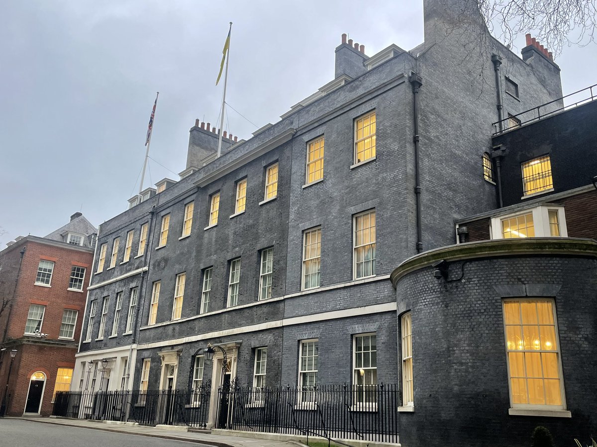 EdLlewellynFCDO's tweet photo. Back in London today for the 🇬🇧🇮🇹 Strategic Dialogue and other meetings. A chance to celebrate our thriving relationship and to look ahead - just days into Italy’s G7 Presidency - to a year of intense 🇬🇧🇮🇹 cooperation across the board 🇬🇧🤝🇮🇹 #rocketboosters https://t.co/NlLJIqS4yw