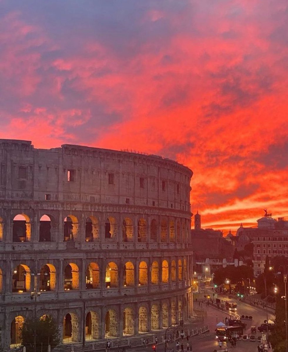 W0rld2026's tweet photo. Sunset in Rome, Italy https://t.co/kCbgF3bUuA