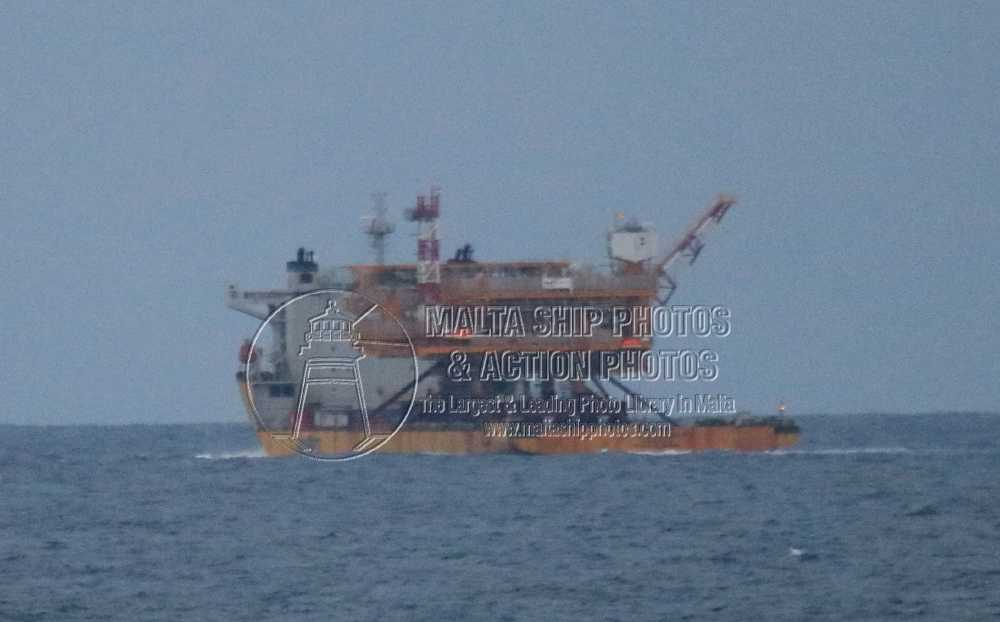 Shipguru's tweet photo. #Biglift #Koreanflag #heavyloadcarrier #CY_INTEROCEAN_II #loaded with #offshoreindustry #topside #underway #offshoresicily - 11.01.2024  - www.maltashipphotos.com- NO PHOTOS can be used or manipulated without our permission @ShipsInPics https://t.co/pwqCh2DeLh