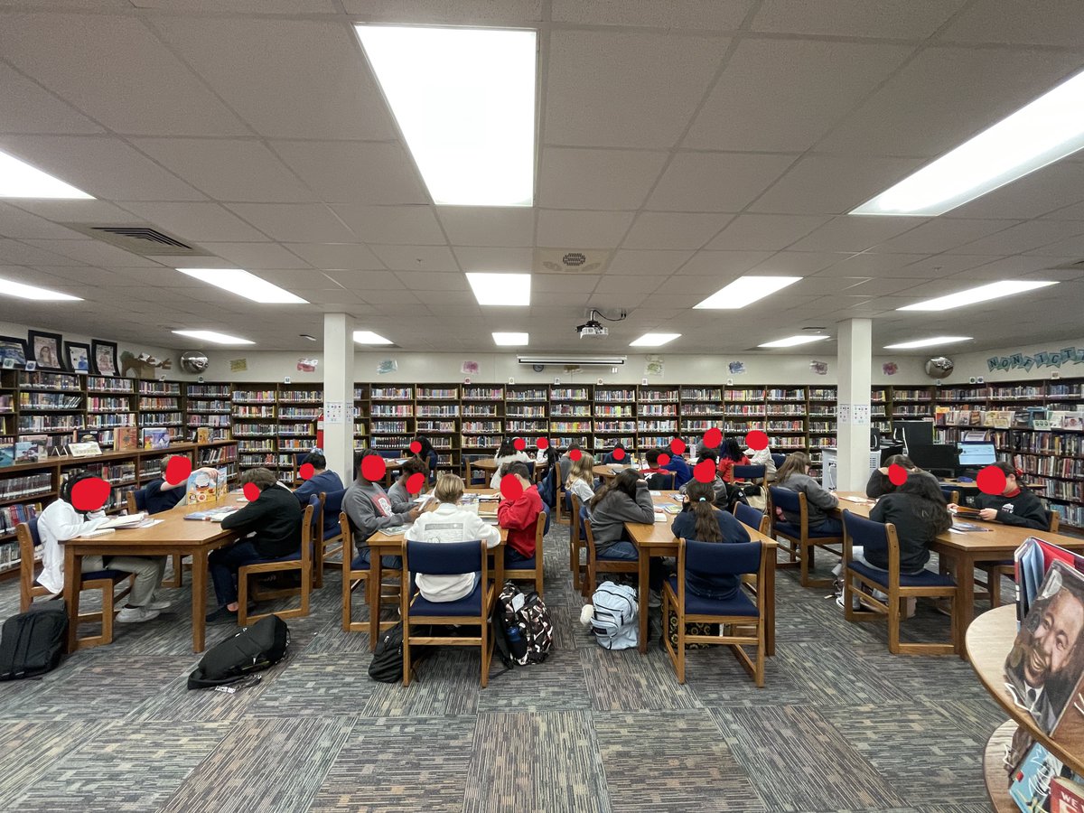 CCBMS_Library's tweet photo. Ms. Anderson's LE classes in the library today checking out books & earning minutes for #ReadingU! ❤️ to see a full library w/ students who have the #FReadom to read. #RUreading #GISDRUreading @CCBMS_Braves @BorenMrs @GISDREADS @gisdnews @GISDRLA @ambermhope @Aleahcr @GISD_CIA https://t.co/b28MukF5s5