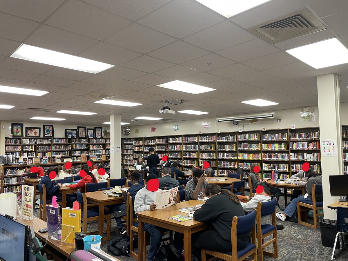 CCBMS_Library's tweet photo. Ms. Anderson's LE classes in the library today checking out books & earning minutes for #ReadingU! ❤️ to see a full library w/ students who have the #FReadom to read. #RUreading #GISDRUreading @CCBMS_Braves @BorenMrs @GISDREADS @gisdnews @GISDRLA @ambermhope @Aleahcr @GISD_CIA https://t.co/b28MukF5s5