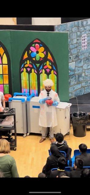 CarltonBolling's tweet photo. Thank you to @MediaMuseum for delivering their brilliant Science WOW assemblies to KS3. Thank you for engaging our students and motivating them to ignite their passion in science #Ambition #CurriculumScience #CarltonEdge💎 https://t.co/YP0juV6po8