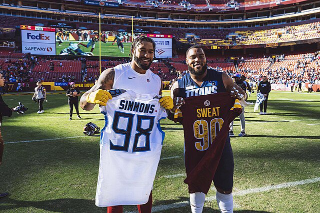DeegSports's tweet photo. Mississippi State players had the 3rd most sacks in the NFL with 54 this season. It took ONLY 7 players to accomplish this 🤯

Montez Sweat - 12.5
Denico Autry - 11.5
Chris Jones - 10.5
Preston Smith -8
Jeffery Simmons - 5.5
Fletcher Cox - 5
Willie Gay Jr. - 1

#HailState 🐶 https://t.co/Jhan3tgrer