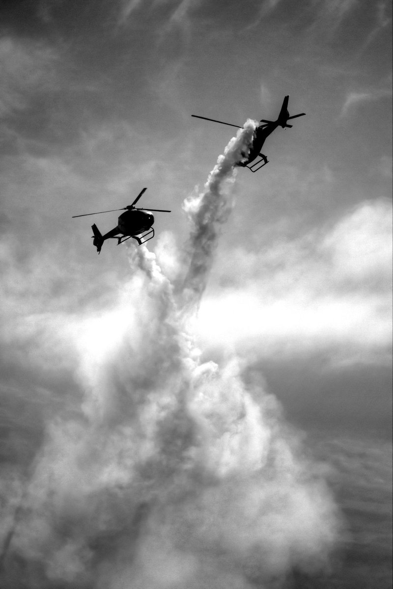 ... <a href="/patrullaguila/">Patrulla Águila</a> 

#bnwphotography #bnw #avgeek #blackandwhitephotography #blackandwhitephoto <a href="/TorreMarAirshow/">TorredelMarAirshow</a>