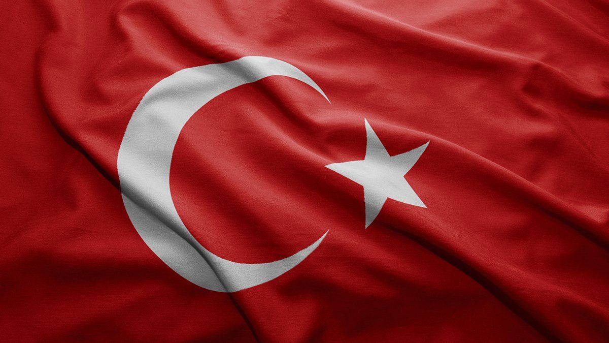 Şehitlerimiz var. Başımız sağ olsun. Rabbim yaralı askerlerimize de tez zamanda şifa versin inşallah. Bu nasıl acıdır.