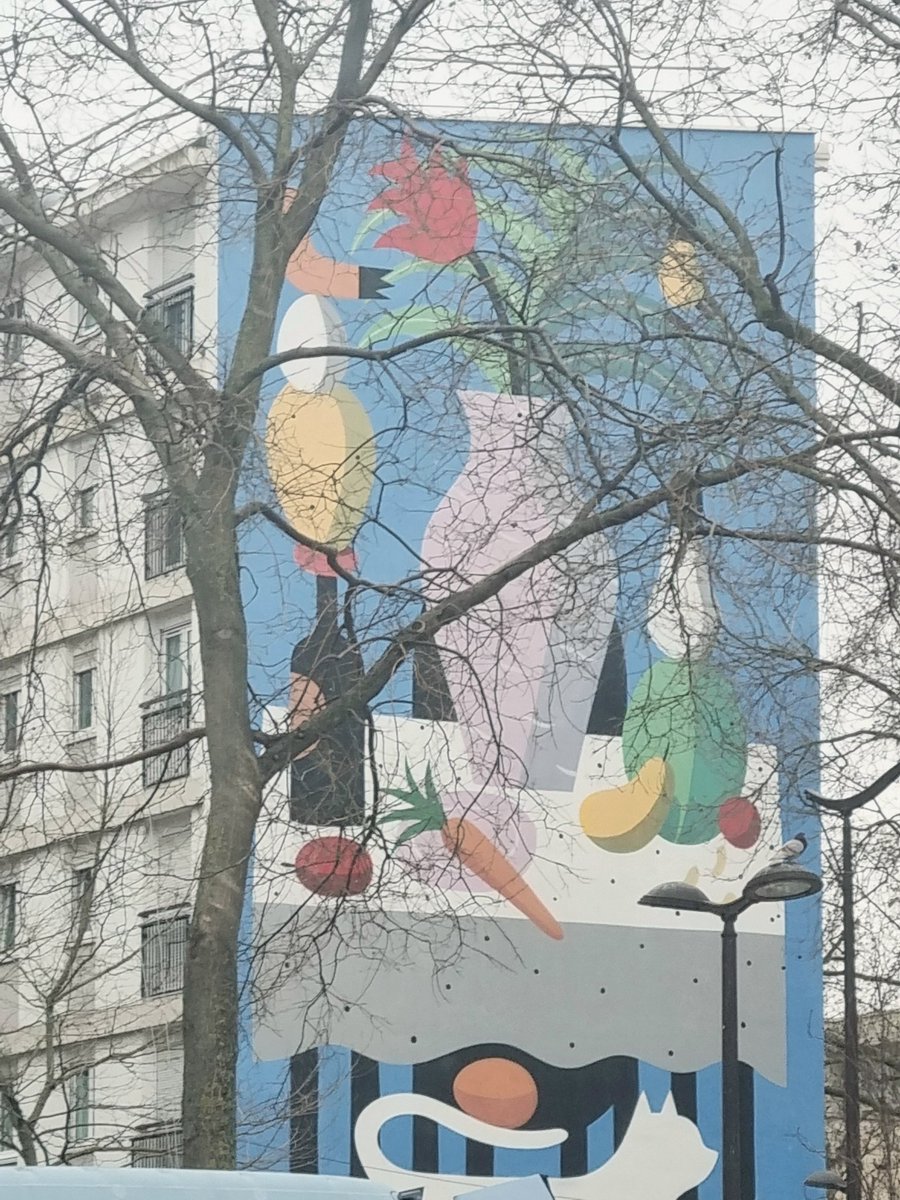 via_mire's tweet photo. Un poco de color en este día tan gris #diafrio❄ #diagris #faitfroid #journeegrise #montparnasse https://t.co/57SY7h9gl0