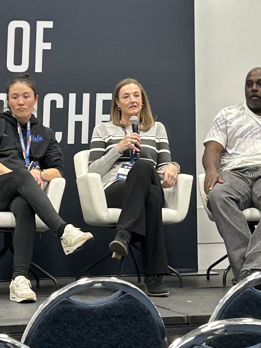 Excellent United Soccer Coaches Convention panel discussion “Women’s College Soccer - Shaping the Future”. Included are UCLA Head Coach Margueritte Aozasa and our very own <a href="/GamecockWSoccer/">South Carolina Women’s Soccer</a> Head Coach Shelley Smith … #UpTheRapid