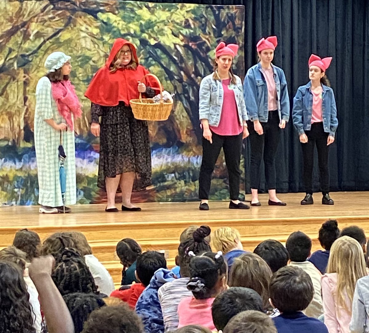 PGES Flyers adored the Opera performance from North Carolina Opera.   Thank you United Arts Council of Raleigh! #AIS4all <a href="/pgesflyers/">Pleasant Grove Elem</a>  <a href="/PGES_PTA/">Pleasant Grove PTA</a>