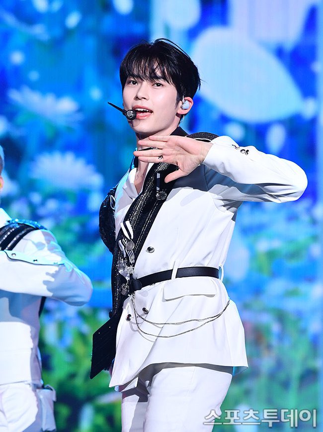 SungHanbinFrFan's tweet photo. ( 📷 ) — PHOTOS

#SUNGHANBIN (#성한빈) apparaît sur des photos, prises durant le #SharingTogetherConcert 

#ZEROBASEONE #제로베이스원 @zb1_official https://t.co/ZsqhVUC9b7
