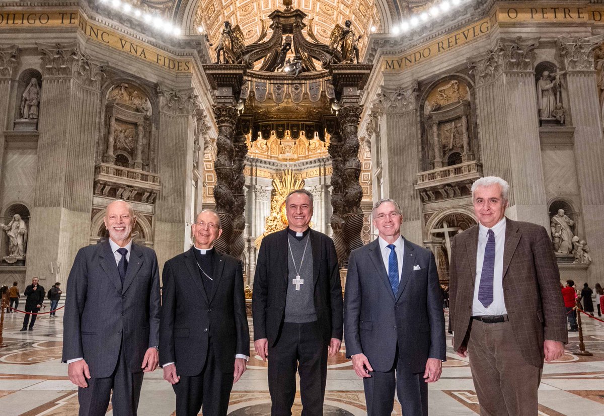 KofC's tweet photo. Supreme Knight Patrick Kelly announced Jan. 11 that the Knights of Columbus will fund a yearlong restoration of Gian Lorenzo Bernini’s iconic baldacchino above the high altar of St. Peter’s Basilica. Experts with the Fabbrica de San Pietro — the institution responsible for maintaining the basilica — plan to complete work on the 10-story bronze, marble and gilded wood structure in time for the 2025 Jubilee Year of Hope. “In addition to all the service we carry out for the poor, for our parishes and families, we Knights are very grateful for the privilege of serving the Church in this way,” said the supreme knight.

Read more: https://t.co/PEe2JbHMIA