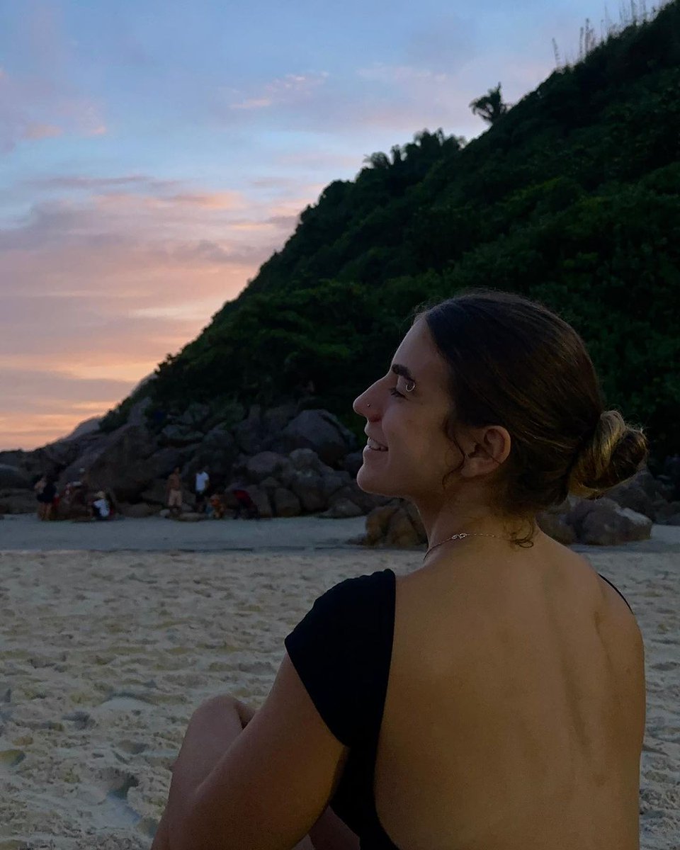 moved (@smthlecc) on Twitter photo 