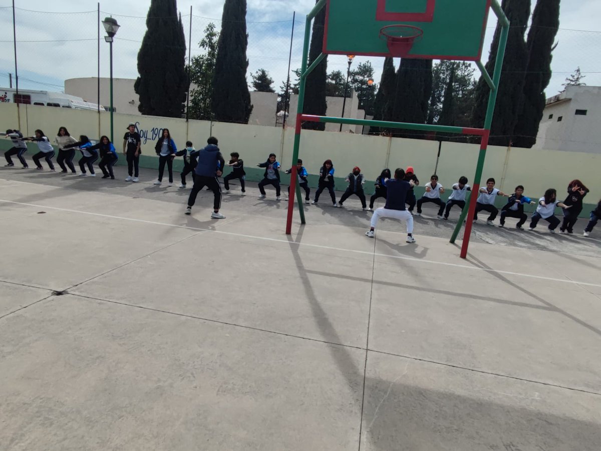 EPO_190's tweet photo. EPO190 T.M. Ya nos encontramos en el Nivel 3 de la Estrategia Estilo de vida Saludable, estableciendo rutinas de ejercicio y relajación.#accionEMSporlasalud #HazteViralPorLaSalud #SextaSemana @dbg_epoem @pciviledomex @SGGEdomex @Bg031Ze https://t.co/yNSzvA7s4x