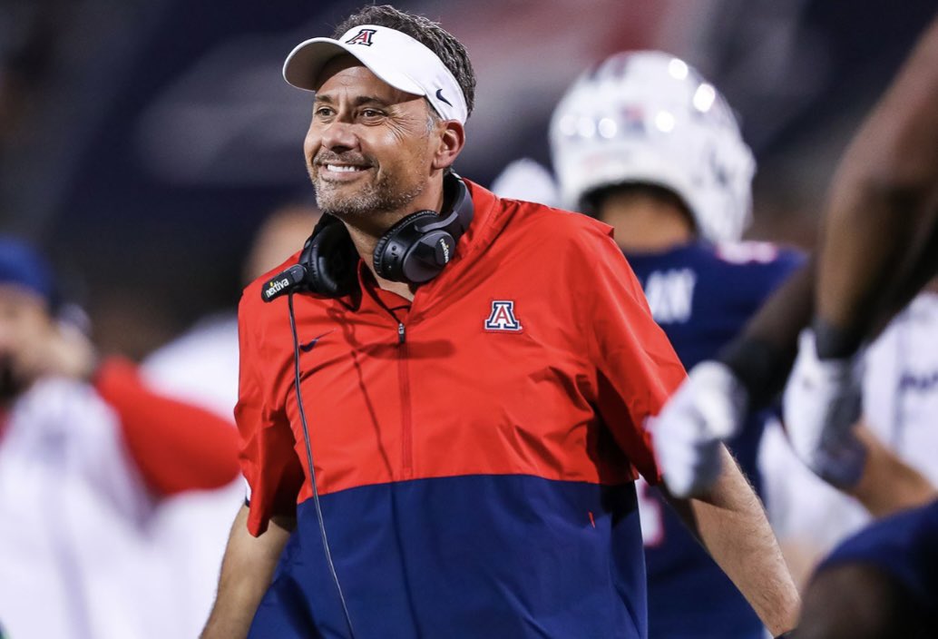 Schultz_Report's tweet photo. With Kalen DeBoer on the verge of leaving Washington, the Huskies’ No. 1 target should be Arizona’s Jedd Fisch. 

Guided Arizona to a top 15 ranking and its best season in 25 years. Elite recruiter who coached under Bill Belichick and has a West Coast pipeline in place. https://t.co/3gF6SWmpJW