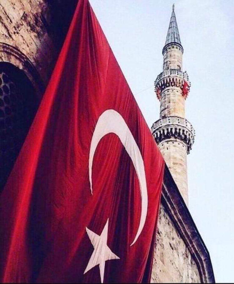 Irak’ın kuzeyinde teröristlerle çıkan çatışmada beş askerimiz şehit oldu. Üçü ağır, sekiz askerimiz yaralandı. Şehadete ulaşan askerlerimize rahmet, yaralı askerlerimize acil şifalar diliyoruz.

Şehitlerimiz ülkemize nur, yolumuza ışık olsun. Milletimizin başı sağ olsun.