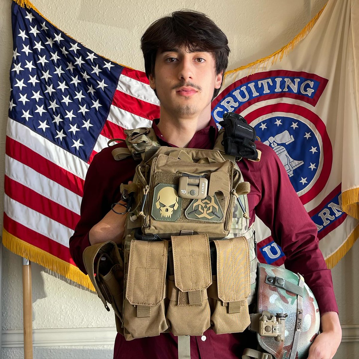 usarec's tweet photo. New Year, New Career!  

Congratulations to Pfc. Joshua Ryan Flores from El Paso, Texas who joined the @usarmy as an Infantryman.

#FutureSoldierFriday 
#ArmyOfPossibilities https://t.co/qzyg2si8Nt