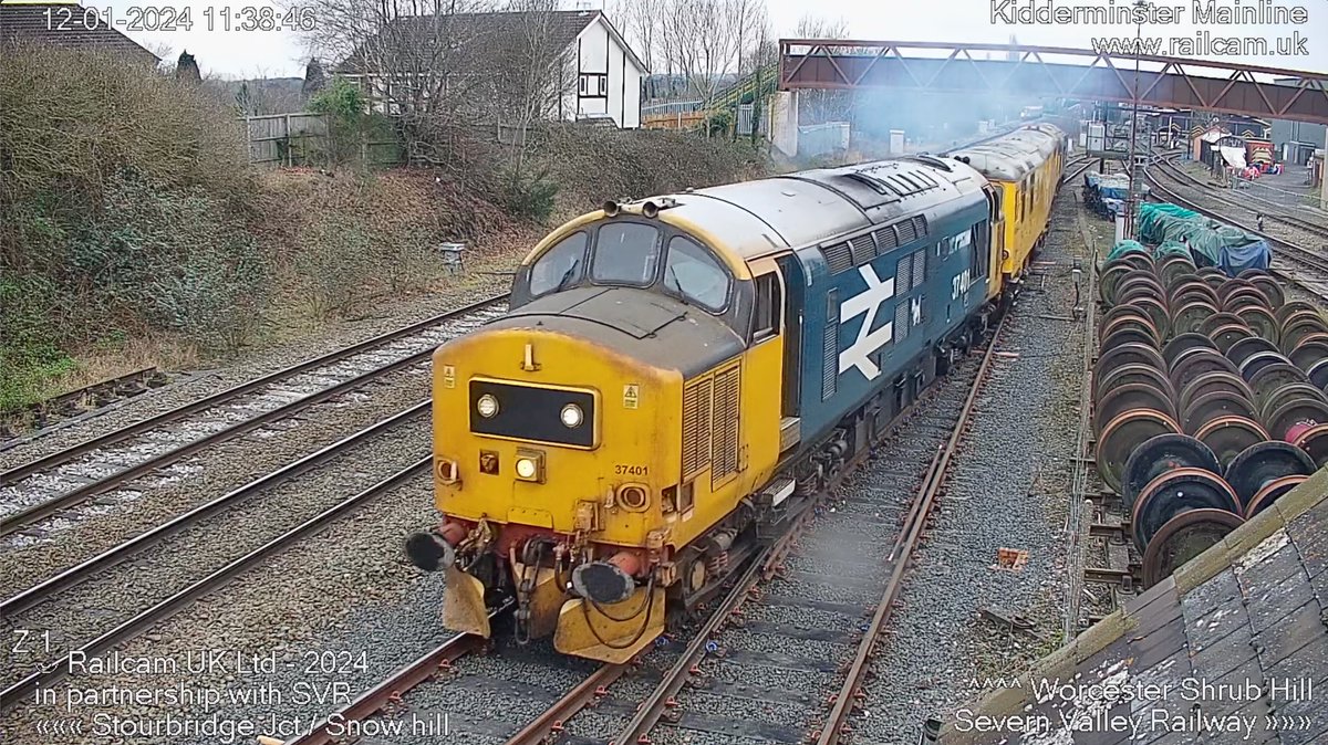 railcamlive's tweet photo. A compilation of today's popular Minion drag from Kidderminster to Worksop where @LocoServicesGrp #Class37 37401/402 escorted #Class73 73951/952 into #HNRC hands.

Video at https://t.co/go5W7fasbv

@C37LG  @TheGrowlerGroup @svrofficialsite @dhbtrust https://t.co/cw1UoOdHae