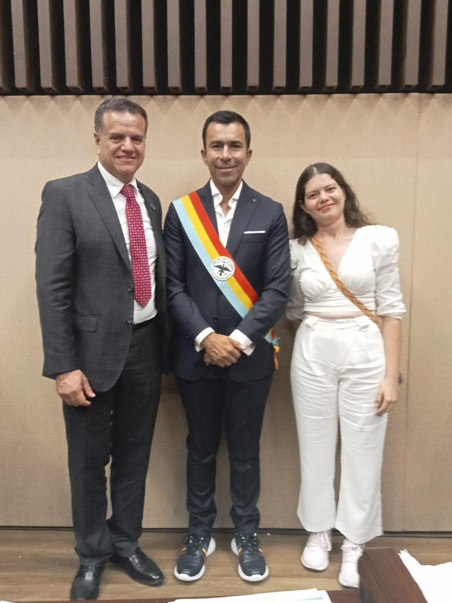 AlcArbelaez's tweet photo. Posesión del sr Gobernador Jorge Emilio Rey Ángel, ante la Asamblea Departamental de Cundinamarca. Mil gracias sr Gobernador por invitarnos a tan importante acto. https://t.co/Ly5H0SgFC2