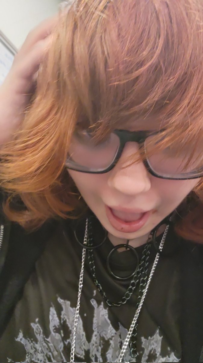 KissedKyle's tweet photo. -×- Intro -×- [ 🧵 ]

Hihi !! You can call us either Kyle or Odd !! 

We use he/they/xe/rat/hiss/bat prns x3 

we're apart of #sptwt #tsstwt &amp; prolly more

extras --
• 15 yrs old
• Scenemo &amp; Goth
• Male &amp; Non Binary
• + other xenogenders
• Gay , Aroace , &amp; Polyam
• DID sys https://t.co/iUMgiO989p