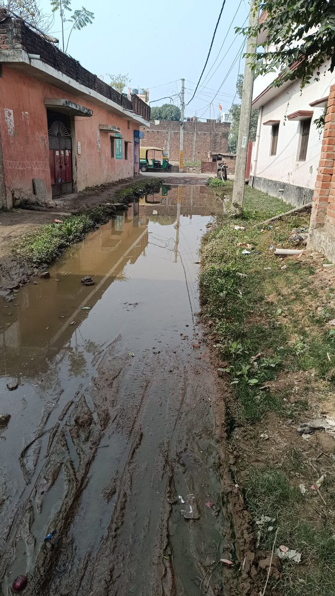 111Prashant11's tweet photo. @ravikishann @narendramodi New colony Badago Ranibag Gorakhpur...... https://t.co/4XprdGAGtN