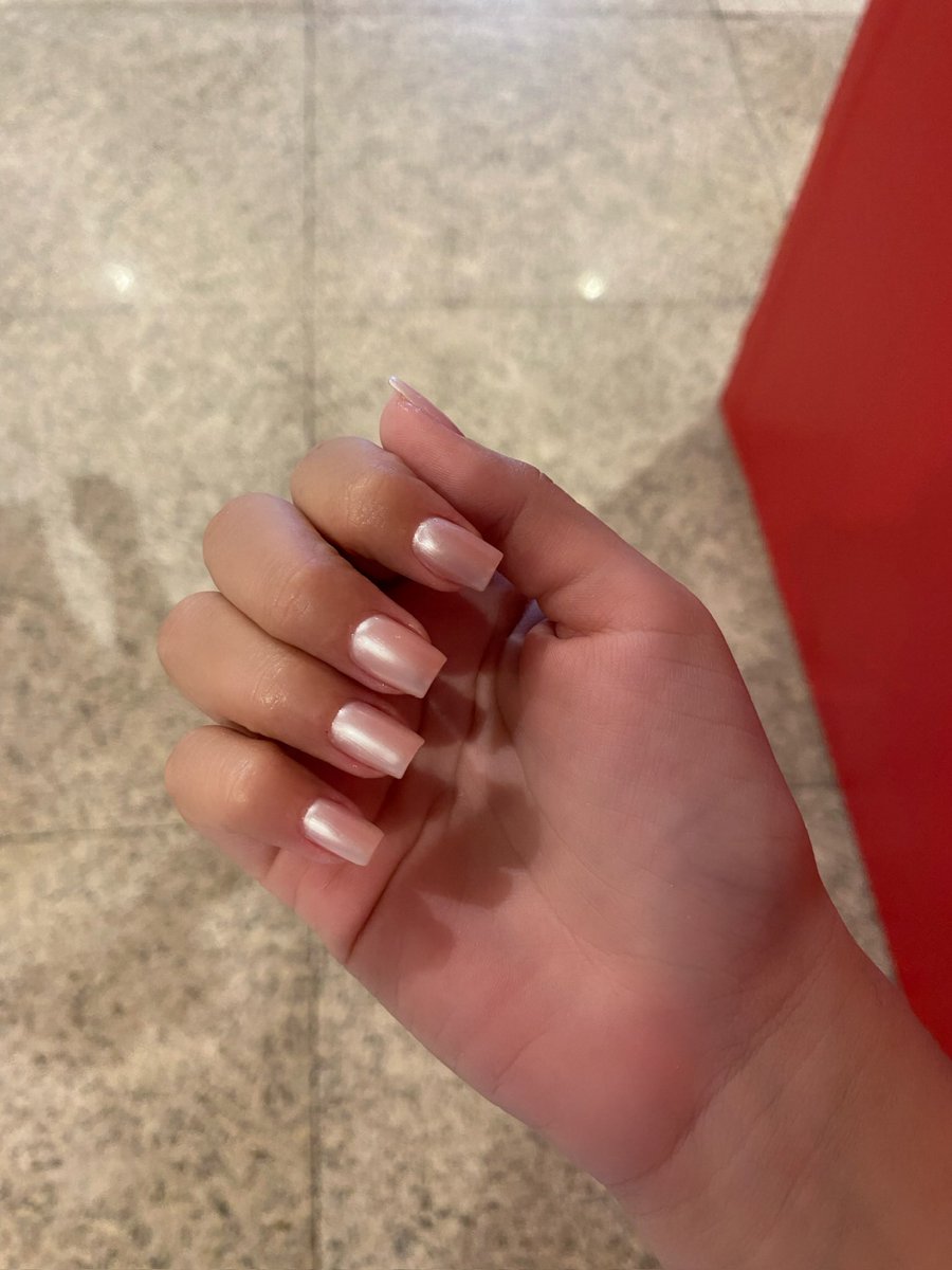 vitoriacortess's tweet photo. O meu novo xodó: unha em gel 💕 https://t.co/54zE9TmQx9